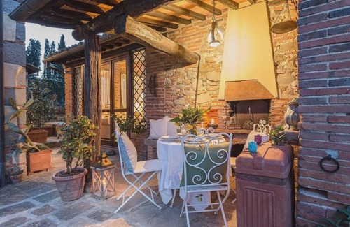 Uzzano Villa | Rosyabate Cottage, with Private Garden and views between Lucca and Pistoia