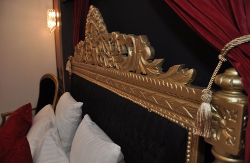 Tournai Hotel | Inthemia