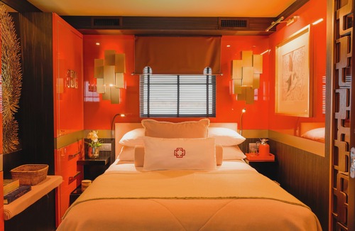 La Savina Hotel | House of Hütter - Floating Home Goldfinger