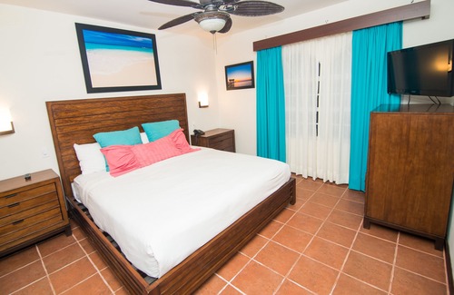Antoneys Cay Hotel | Mayan Princess Beach & Dive Resort - All Inclusive