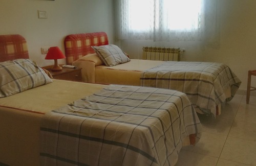 Bayo House | Pensión Residencia Miñones
