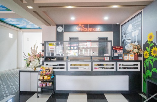 Bojonegoro Hotel | RedDoorz Plus @ Jalan Pemuda Timur Bojonegoro