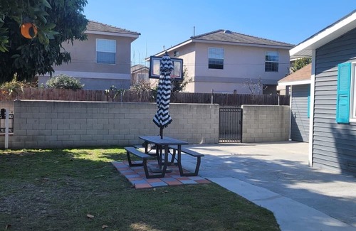 El Monte House | Relaxing, Cozy, Private Home, Large Front Yard