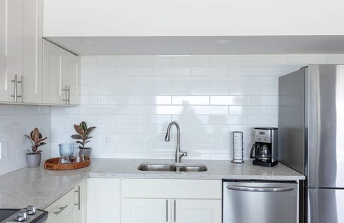 Regional District of Nanaimo Apartment | Sea Breeze: Relaxation with a View with A/C