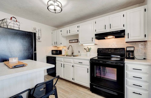 Bristol Condo | Cozy updated Condo on Newfound Lake with water view