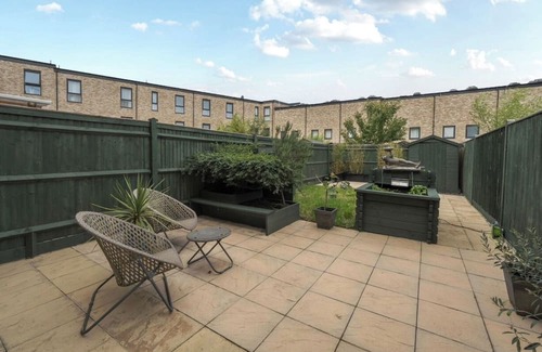 The Wrythe House | Luxurious 3BD Town house with garden