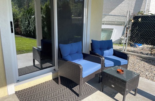 Rutland House | Private suite with Hot Tub-near airport & downtown Kelowna