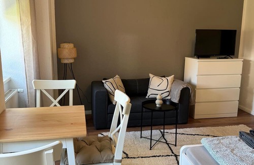 Ortslage Trotha Apartment | Simple apartment "Hannes" in Halle including parking space