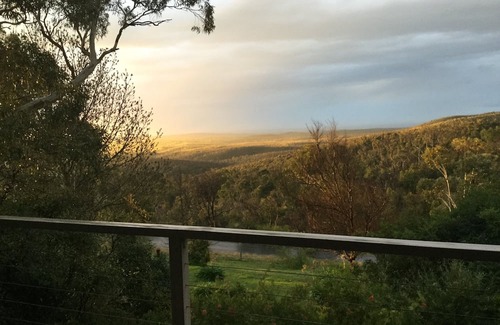 Inglewood House | Amazing Views at Three Hills Unique SA Bush Home