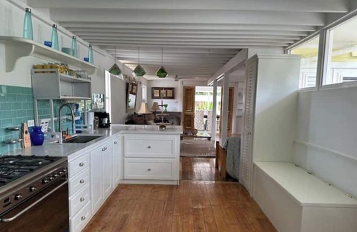 Paynes Bay Cottage | Lime Cottage 2BR Chattel Villa