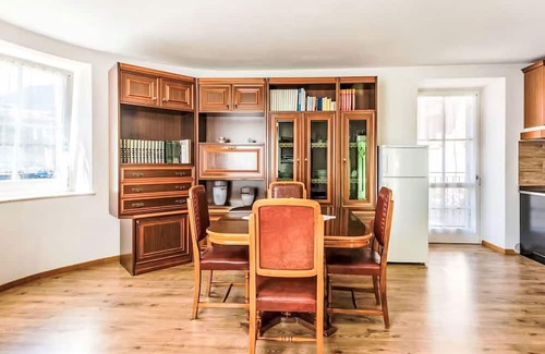 Livo Apartment | Lovely apartment for 4 guests with WIFI, TV, patio and pets allowed