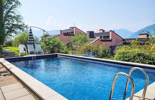 Vira Apartment | Cosy apartment for 5 guests with pool, WIFI, TV and patio