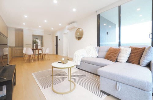 Clayton South Apartment | Heart of clayton 2BR2BA near Monash Uni Parking