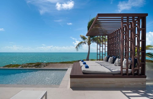 Juba Sound Villa | Tip of the Tail: Turks & Caicos Iconic Villa with a Chef, and a Butler
