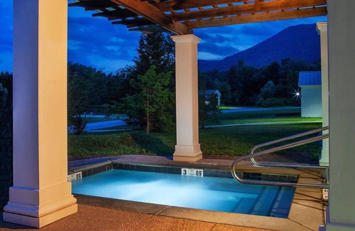 Manchester Hotel | Luxurious Spa Stay with Indoor Pool & Access to Green Mountains