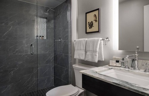 Manchester Hotel | Luxurious Spa Stay with Indoor Pool & Access to Green Mountains