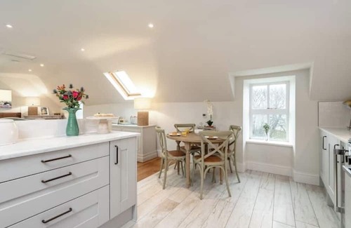 Waternish Cottage | Charming 2-Bed Cottage with Loch Bay Views – Waternish, Isle of Skye