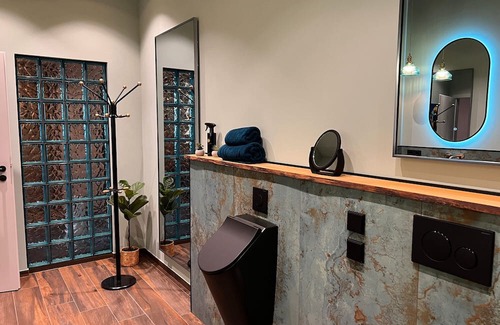 Koenigsfeld im Schwarzwald Apartment | Apartment 'Black Forest Lodge' with Wi-Fi