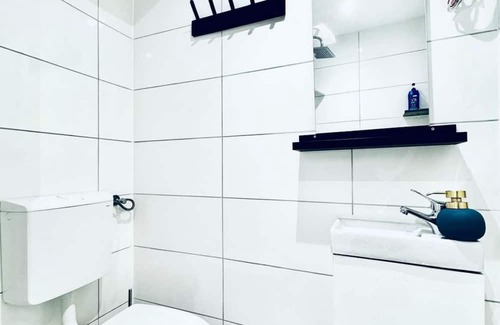 Klosterneuburg Apartment | Affordable Studio with Kitchen & Private Bath – Central Location