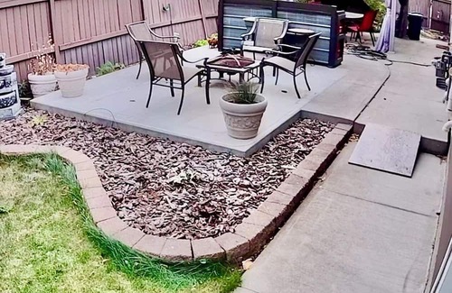 St. Albert House | Beautiful Suite with Fenced yard + in suite Kitchen and Laundry