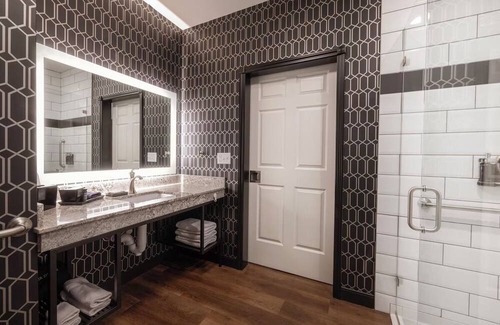 Parker Hotel | Parker Stay | 1 Unit | Central CO Mainstreet Location