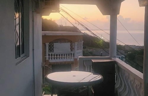 Gordon Town Apartment | Majestic panaramic beach views close to the Kingston Airport.