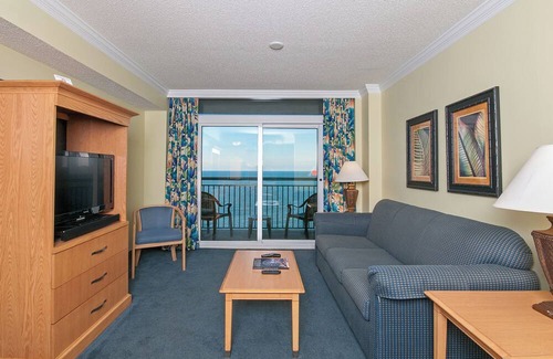 Myrtle Beach Hotel | Refreshing Beach Stay w/Ocean Views, Near Local Dining - 4 Units w/Balcony