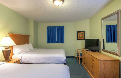Myrtle Beach Hotel | Refreshing Beach Stay w/Ocean Views, Near Local Dining - 4 Units w/Balcony