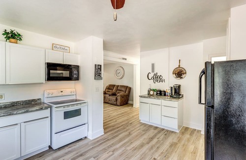 Yankton House | Half-Mi to Dtwn Yankton & River: Charming Home!