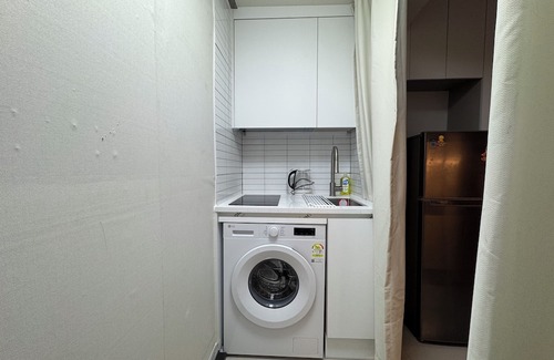 Seongsu Apartment | 일Atelier Seongsu Riverside Cherry Blossom Road Han River airport bus