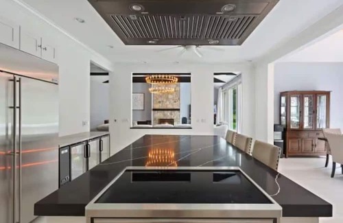 Norwalk Apartment | The Mansion Hotel-style