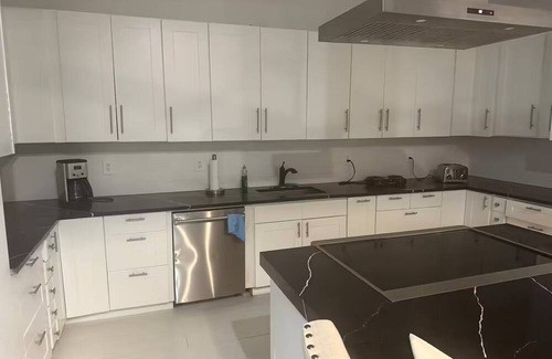 Norwalk Apartment | The Mansion Hotel-style