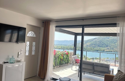 Saint-Vallier Apartment | Apartment with breathtaking view of the Rhône, in a quiet location free parking