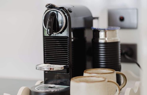 Port Lincoln House | Pearl On Calais