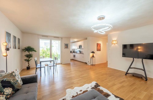 Holzgerlingen Apartment | EXQUIS 2BR Artistic Apartment TAO I Garden I Panzer Kaserne I Parking I Familly