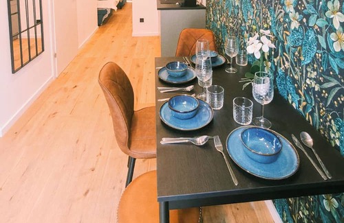 Favoriten Apartment | Velvet Vienna - at Metro station U1 - 5 mins to Opera