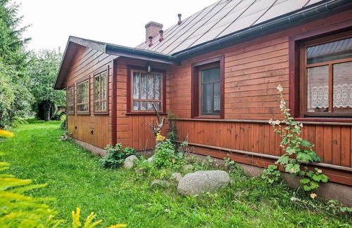 Bialowieza House | Cosy apartment in villa for 5 guests with TV, terrace and pets allowed
