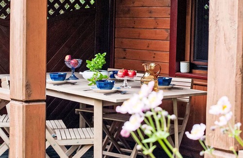 Bialowieza House | Lovely apartment in villa for 4 guests with TV, terrace and pets allowed