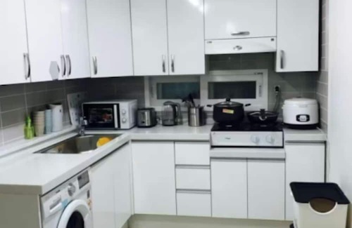 Itaewon Apartment | Duck Duck House