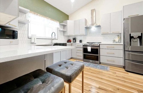 Haines City House | Into the woods - Spacious Retreat