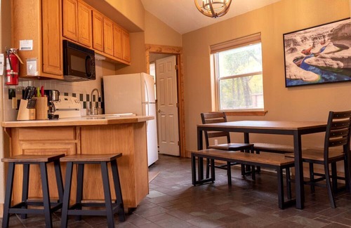 Salida Cabin | Eco-Friendly Cabin with Views of the Rocky Mountains in Colorado