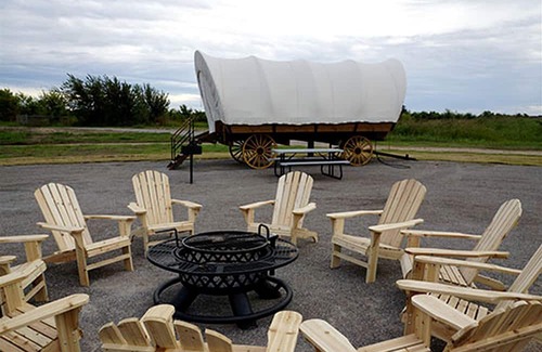 South Oklahoma City House | Perfect Glamping Vacations in this Rustic Conestoga Covered Wagon Rental in Oklahoma