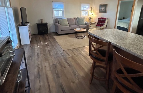 Central Point Cottage | Charming 1-bedroom cottage in Central Point with AC