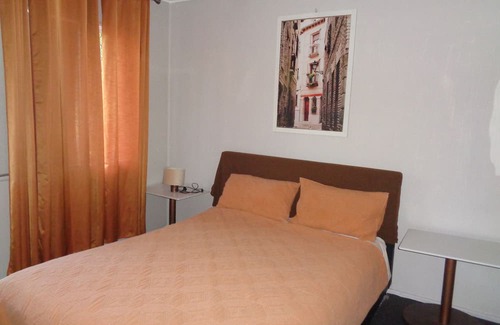 Wulguru Apartment | 3 bedroom app with aircon in living area