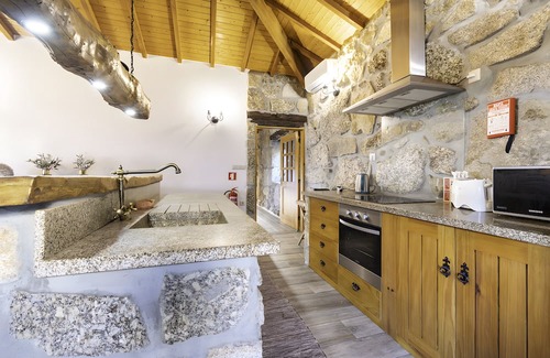 Celorico de Basto House | Casa de Basto – House in Gémeos