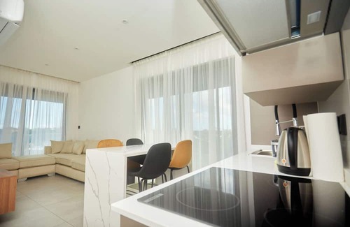 Roman Ridge Condo | Nova Roman Ridge - PH Level