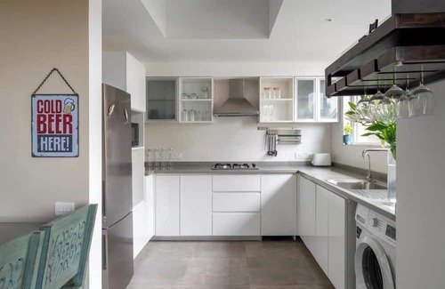 Reis Magos Apartment | ElReino - 2bhk Designer Apt with Private Garden