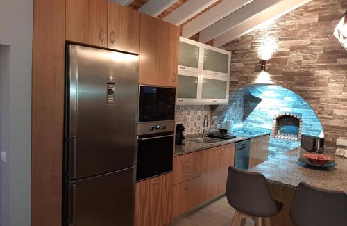 Altares House | Holiday Home 'Casa Das Cales' with Sea View, Wi-Fi and Air Conditioning