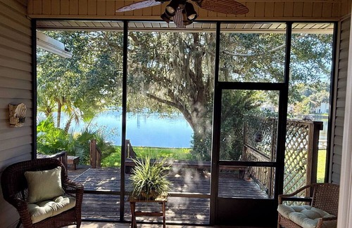 Arlington House | Peaceful Lakefront Home in Hidden Hills