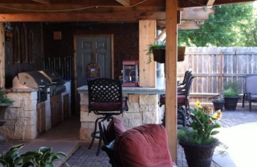 Sentinel House | Homestead Hideaway